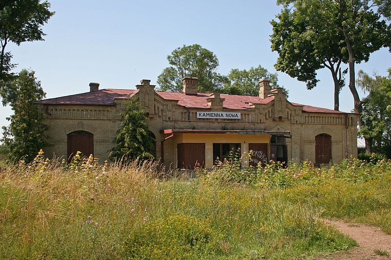 Dworzec w Kamiennej Nowej (Yarl/ Wikipedia)