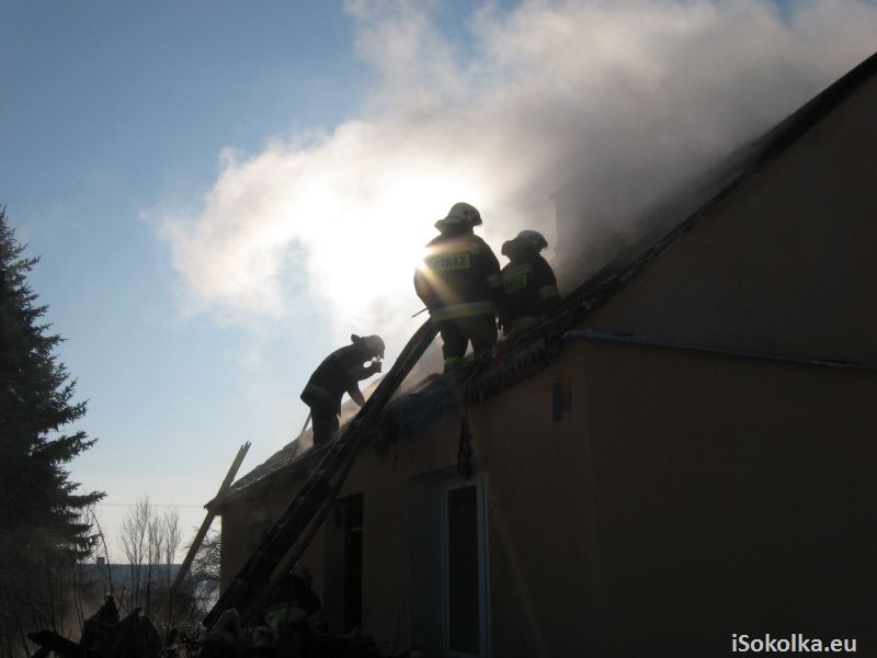 Akcja dogaszania pożaru (iSokolka.eu)