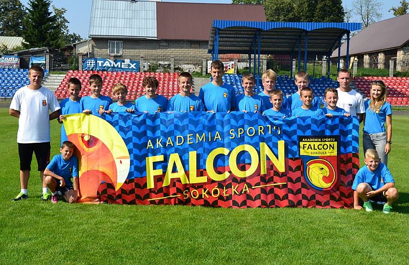 Młodzi piłkarze z Falcona (Akademia Sportu Falcon)