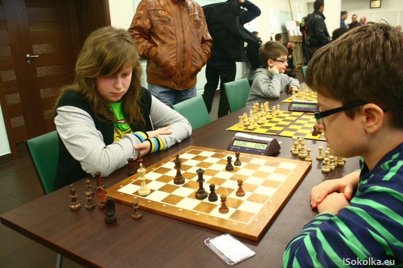 Młodym szachistom towarzyszyły duże emocje (iSokolka.eu)