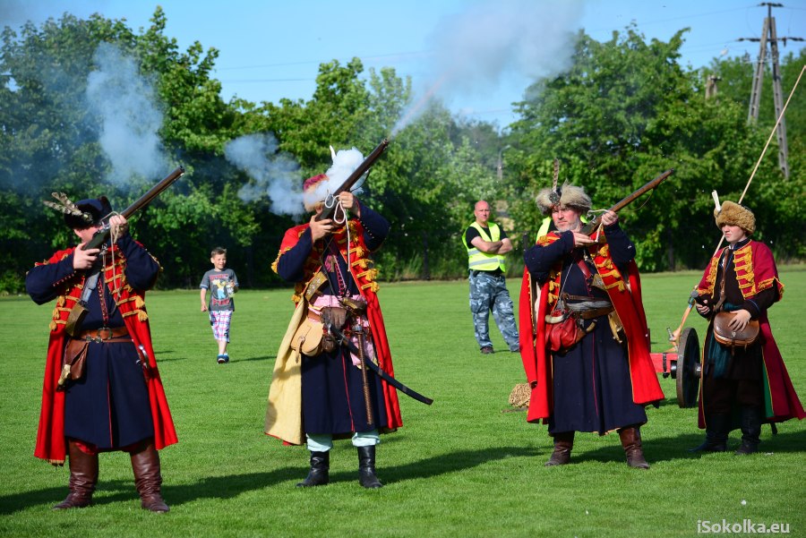 Atrakcją podczas ubiegłorocznych Dni Dąbrowy były pokazy walki XVII-wiecznej piechoty (iSokolka.eu)