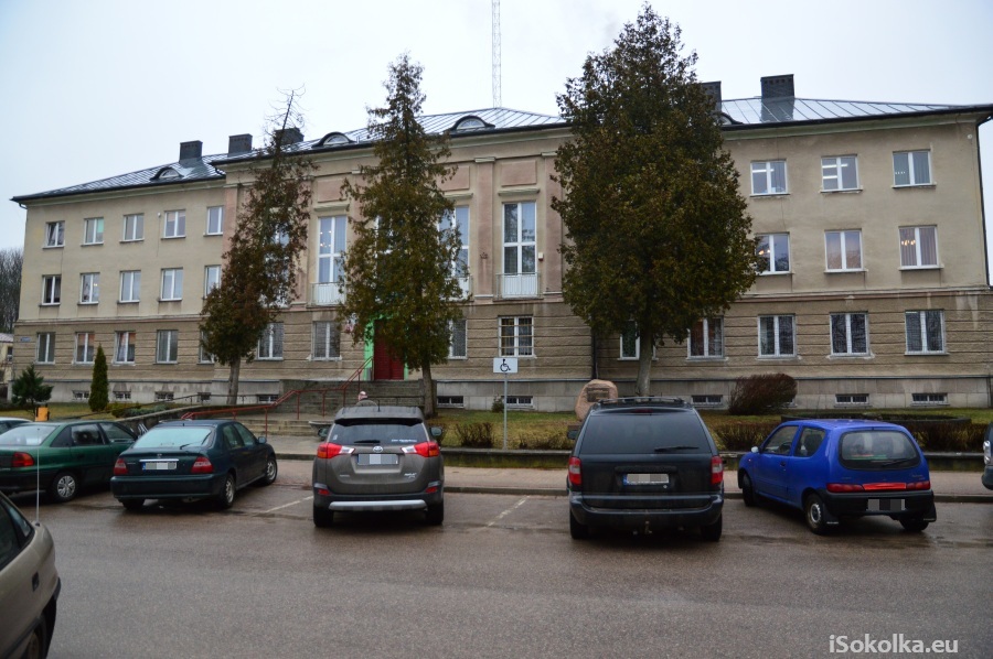 Alarm ogłoszono m.in. w Urzędzie Miejskim w Dąbrowie Białostockiej (iSokoka.eu)